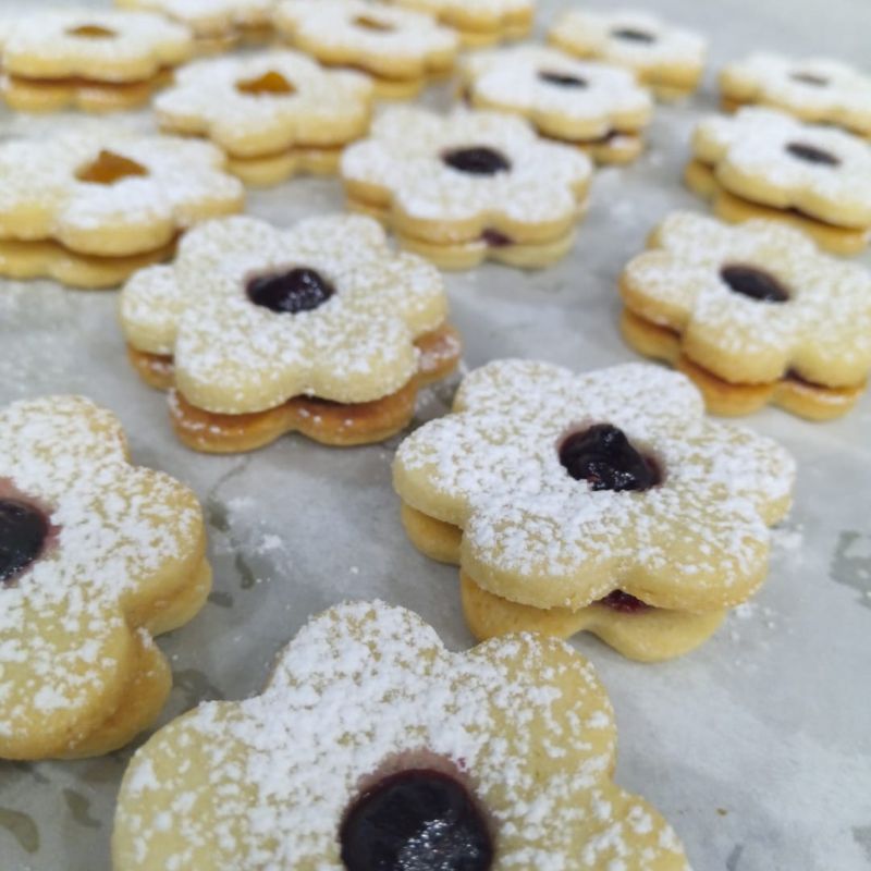 Biscotti con marmellata